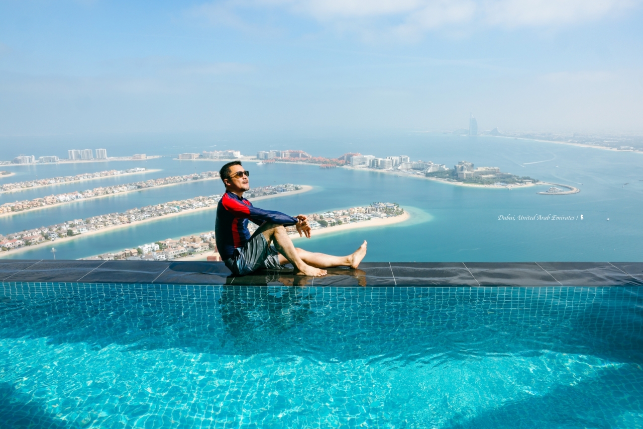C 羅也來過！漂浮世界最高 360° 無邊際泳池「Aura Sky Pool」，俯瞰杜拜棕櫚島